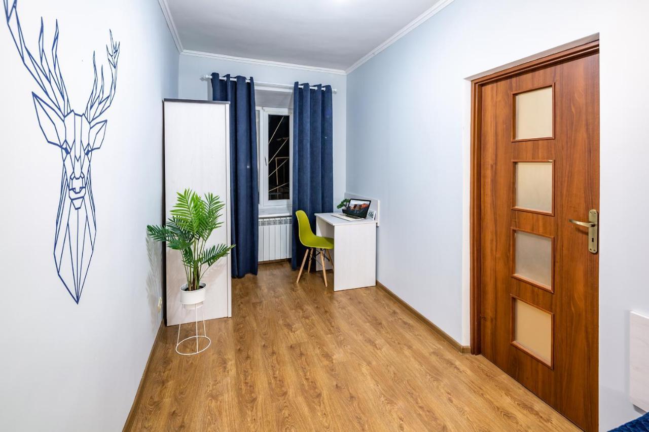 Rainbow Apartment Near Rynok Sq Lviv Exterior foto
