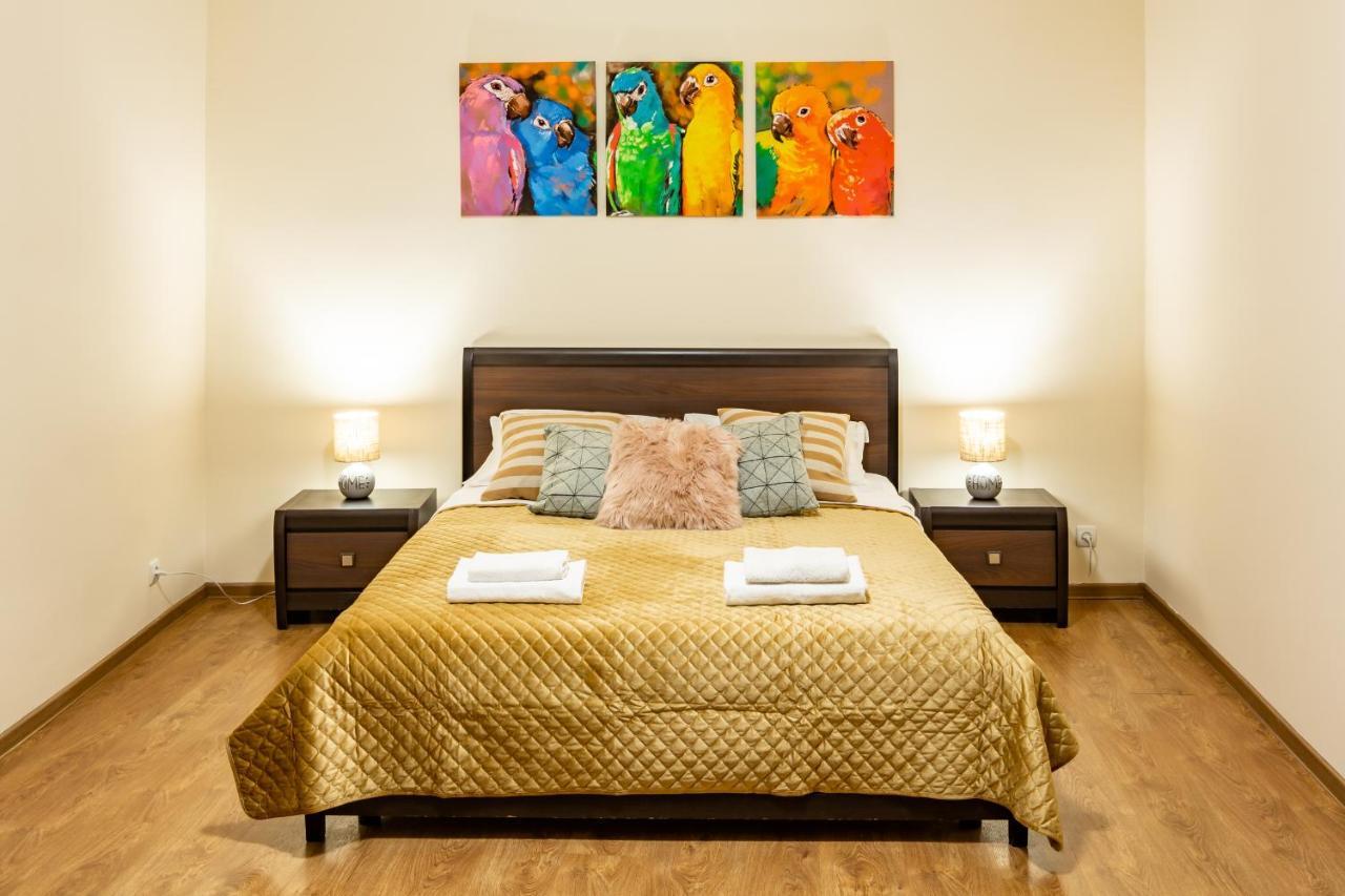 Rainbow Apartment Near Rynok Sq Lviv Exterior foto
