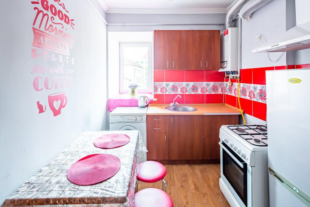Rainbow Apartment Near Rynok Sq Lviv Exterior foto